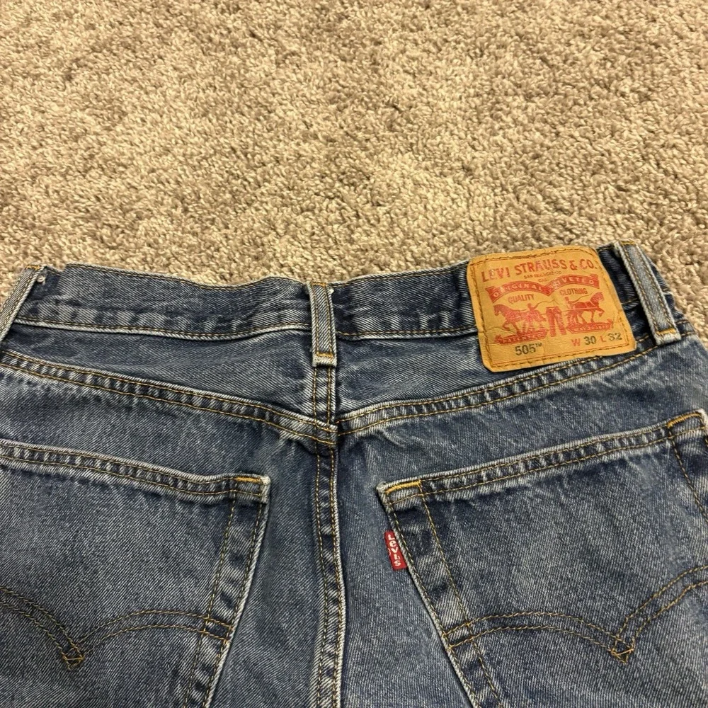 Levis 505 Jeans Mens 30x32 FIT 30x30 Straight Cotton Med Wash Faded Workwear Y2K